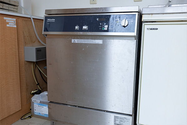 Miele PROFESSIONAL(高熱水洗浄消毒器)